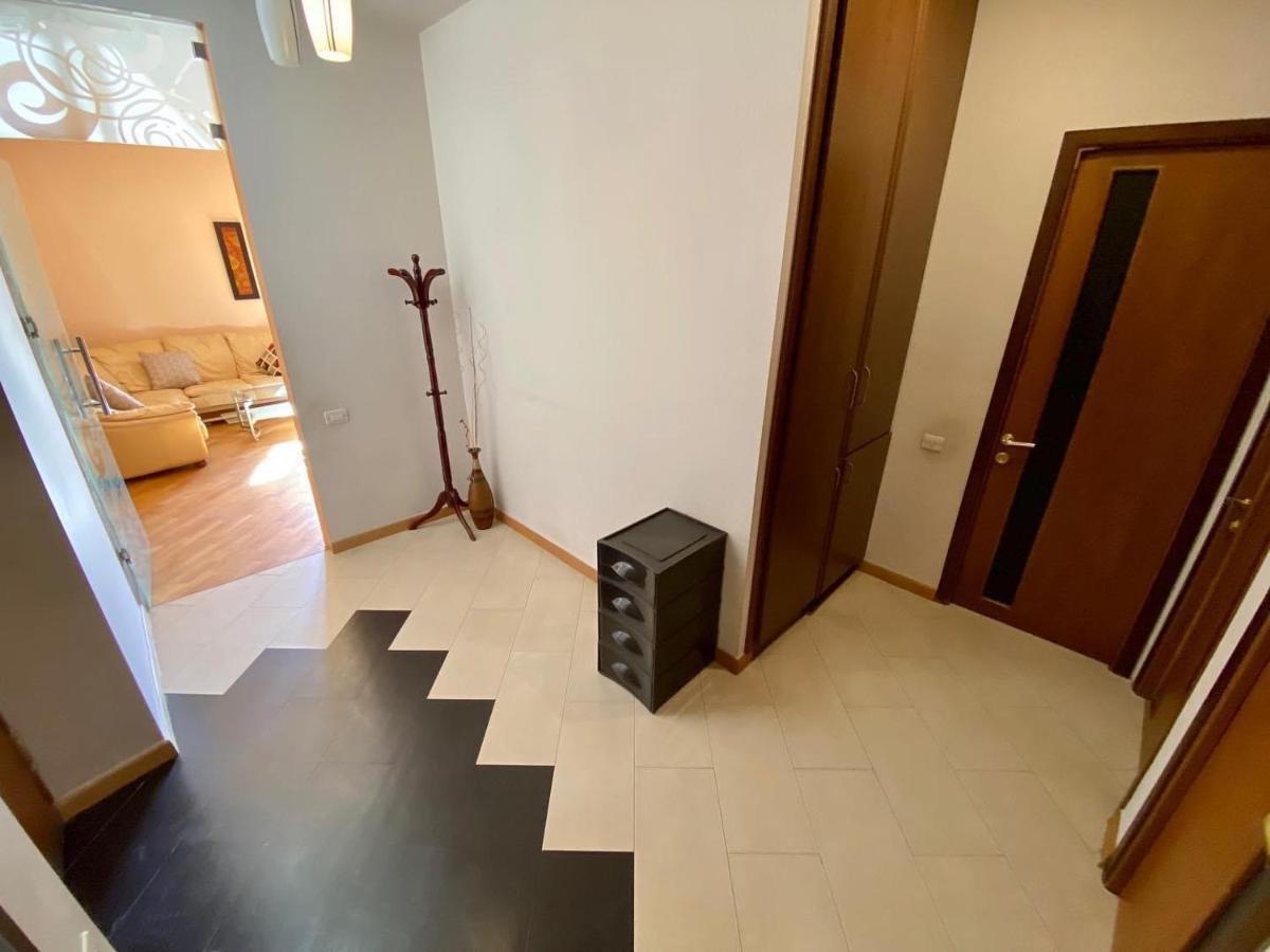 City Center Cute Flat 3 Rooms Jerevan Exteriör bild