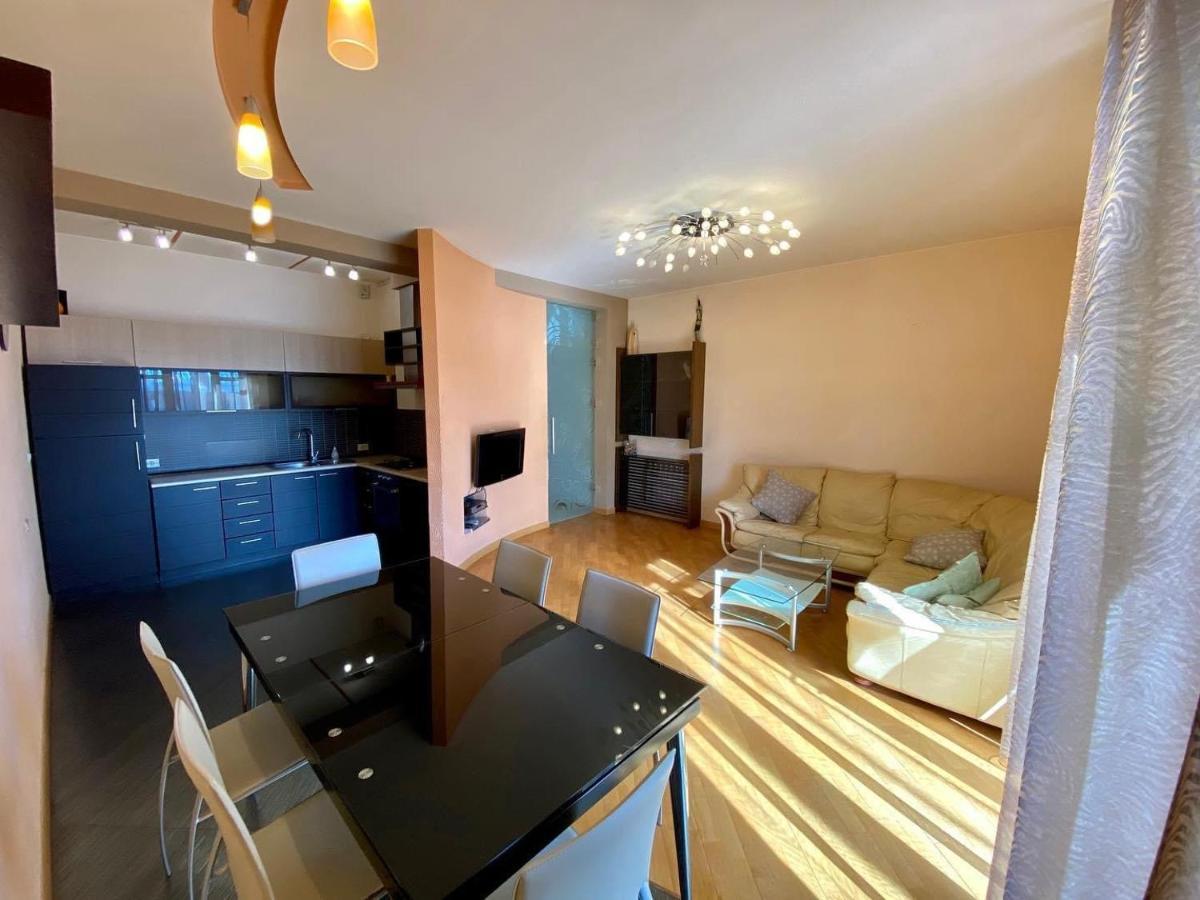 City Center Cute Flat 3 Rooms Jerevan Exteriör bild