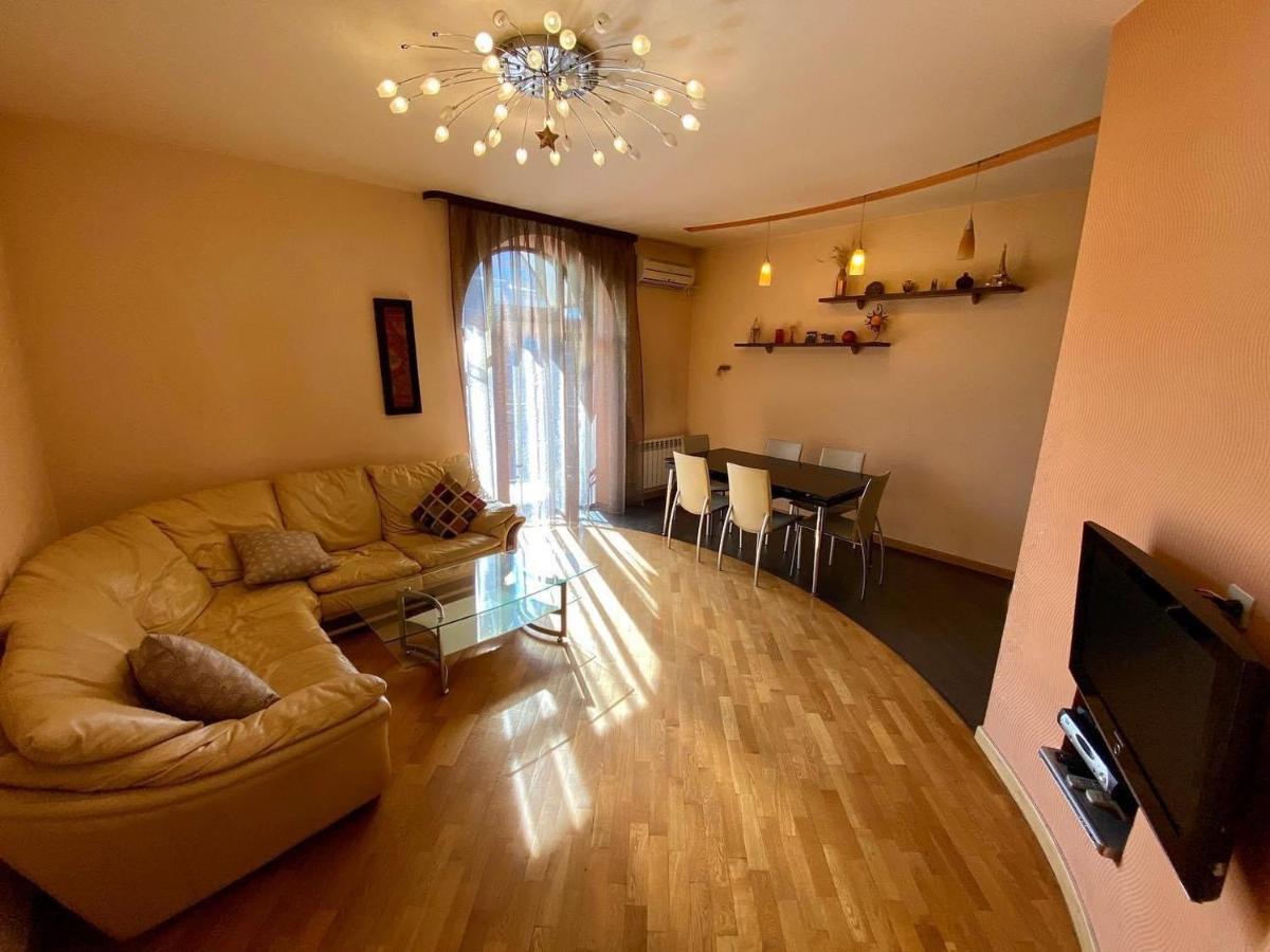 City Center Cute Flat 3 Rooms Jerevan Exteriör bild