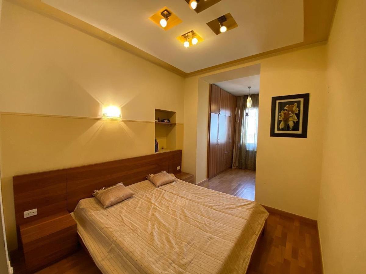 City Center Cute Flat 3 Rooms Jerevan Exteriör bild